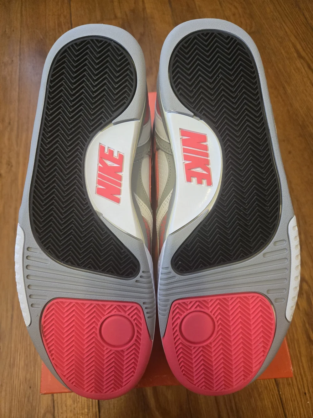 Nike Men's Air Tech Challenge 2 - Picture 6 of 8